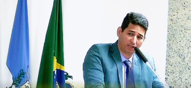 Serginho do Pinhão solicita melhorias               para a Praça Central de Tanguá