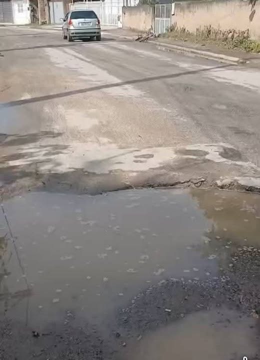 ESSE É O TAMANHO DA CRATERA NO BANDEIRANTES QUE CABE O DESCASO DA PREFEITURA DE TANGUÁ .