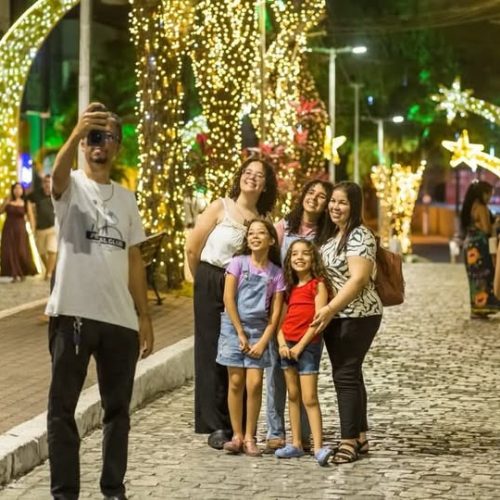 RIO BONITO SE DESTACA COM ” UM SONHO DE NATAL ” ENCANTANDO POPULAÇÃO E TURISTAS.