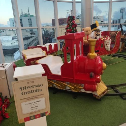 EMPATIA: SHOPPING PÁTIO ALCANTARA OFERECE PARQUINHO GRATUÍTO AS CRIANÇAS.