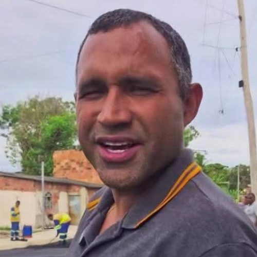 VEREADOR FELIPE BRITO, CONFERE ANDAMENTO DAS OBRAS NA LOCALIDADE DA VIÚVA.