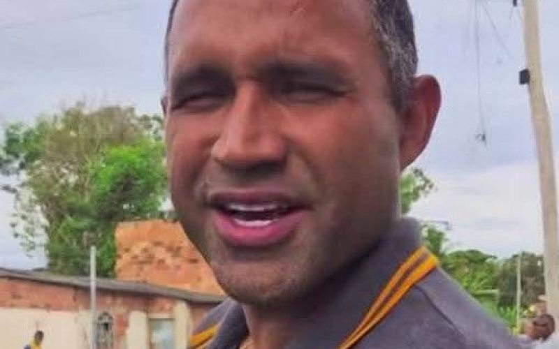 VEREADOR FELIPE BRITO, CONFERE ANDAMENTO DAS OBRAS NA LOCALIDADE DA VIÚVA.