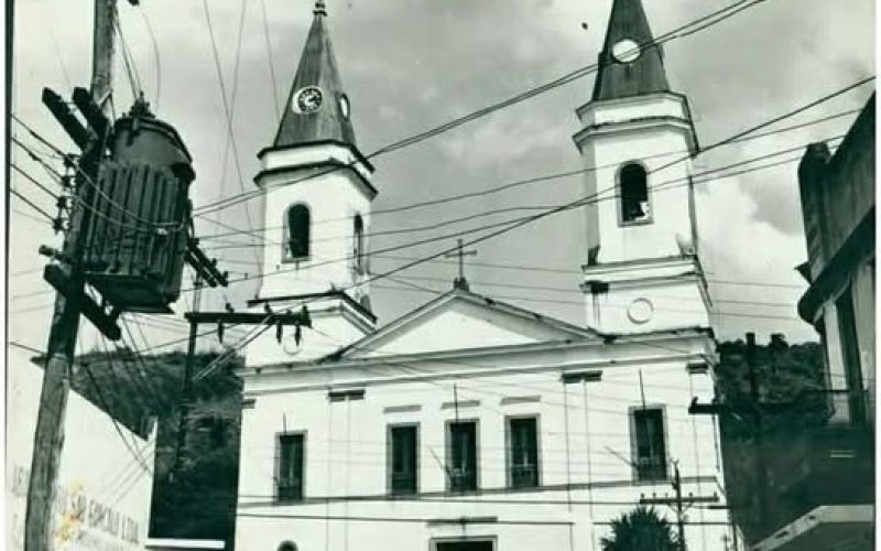 COLUNA RECORDAR É VIVER