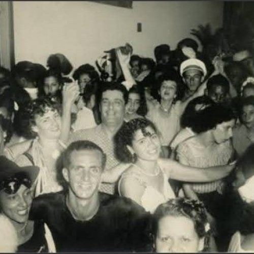 COLUNA RECORDAR É VIVER