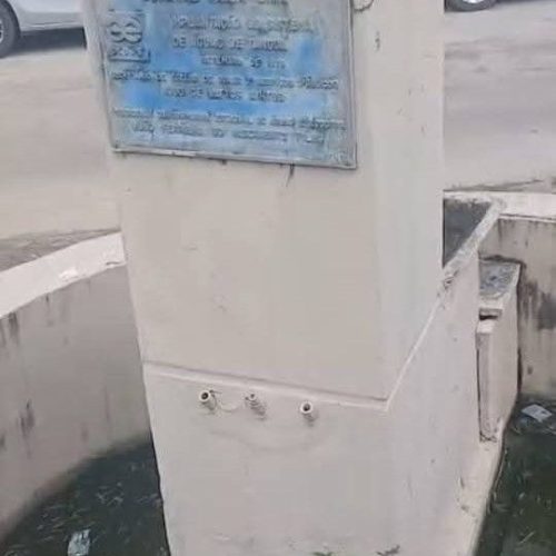 ÁGUA SUJA ACUMULADA, REVOLTA MORADORES E COMERCIANTES NO CENTRO DE TANGUÁ.