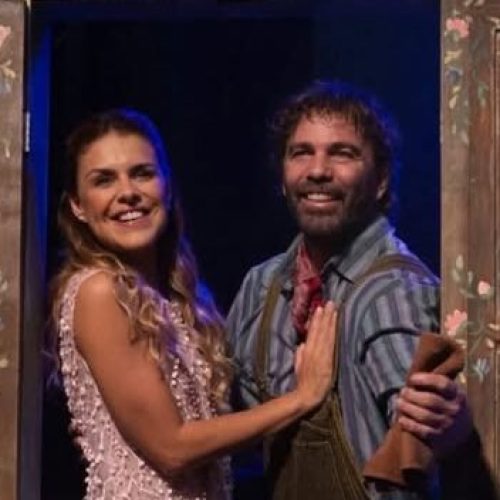 NESTE FIM DE SEMANA TEM A PEÇA “” O CRAVO E A ROSA “” NO TEATRO MUNICIPAL DE NITERÓI.