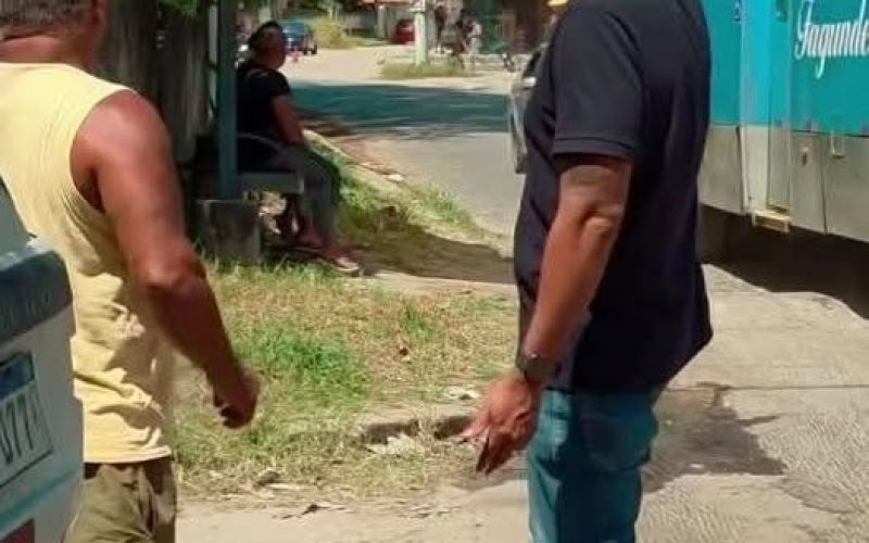 VEREADOR FELIPE BRITO VISITA O LARGO DA IDÉIA E ACOMPANHA AS OBRAS SOLICITADAS PELO SEU MANDATO.