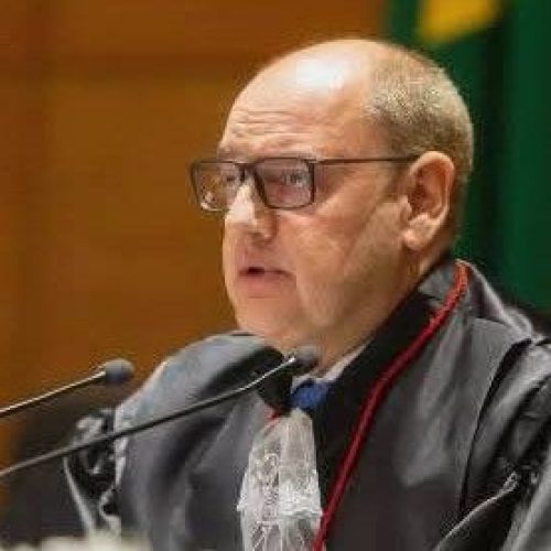 GOVERNADOR INTERINO, DESEMBARGADOR RICARDO CASTRO RECEBEU MAIS DE 192 MIL REAIS EM DIÁRIA AO LONGO DE SETE MESES DE 2025.