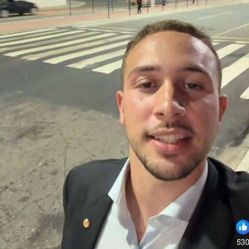 PRESIDENTE DA CÂMARA JOÃO DELAROLI ACOMPANHA IMPLANTAÇÃO DE REDUTORES DE VELOCIDADE NA AVENIDA 22 DE MAIO.