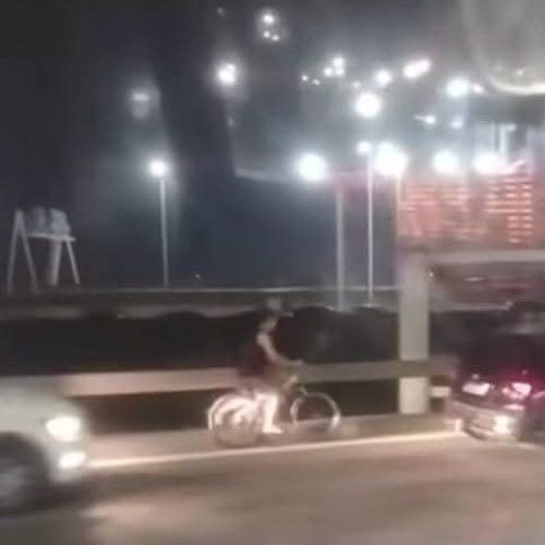 MAIS UM INDIVÍDUO FOI FLAGRADO ATRAVESSANDO A PONTE RIO NITEROI DE BICICLETA A BATERIA