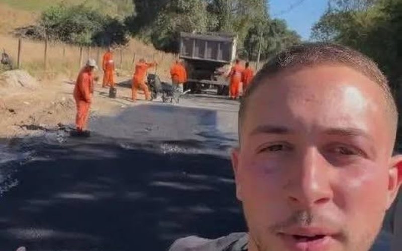 O JOVEM JOÃO DELAROLI NÃO PÁRA ! LEGISLADOR SUPERVISIONA PESSOALMENTE AS OBRAS NA ESTRADA DO CABUÇU