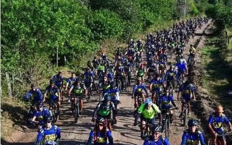 FIM DE SEMANA DE SOL E DIVERSÃO, DURANTE O PROJETO ” O PEDAL VIVENDO A TRANSFORMAÇÃO ” NO PARQUE PALEONTOLÓGICO EM ITABORAÍ.