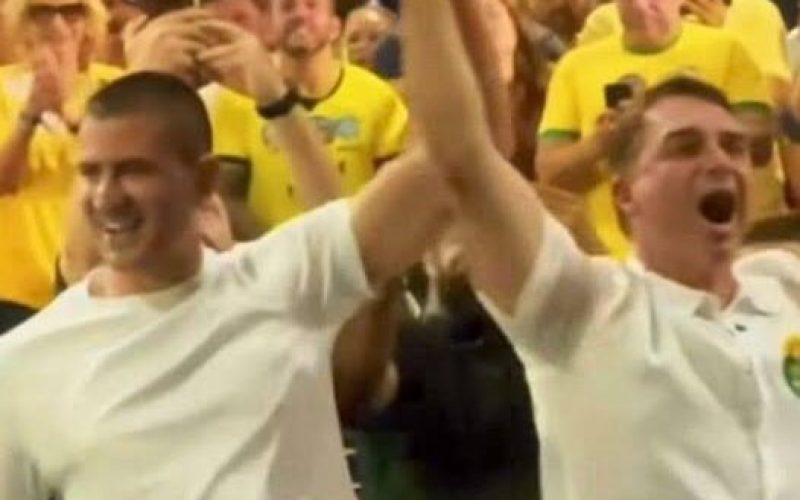 DOUGLAS RUAS LOTA O MARACANÃZINHO E LANÇA CAMPANHA RUMO AO PALÁCIO GUANABARA.