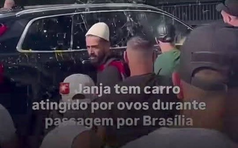 COM GRITOS ” LADRÃO, FORA PT ” POPULARES JOGAM OVOS EM AUTOMÓVEL DE LUXO DE JANJA