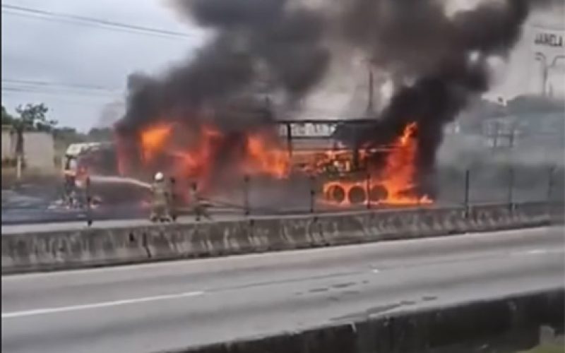 O dia que a BR-101 e Manilha pararam