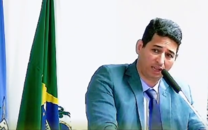 Serginho do Pinhão solicita melhorias               para a Praça Central de Tanguá